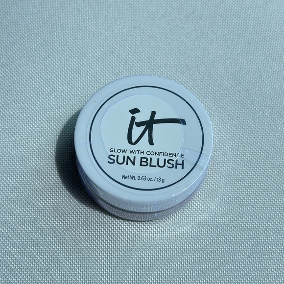 NWT IT Cosmetics Glow with Confidence Sun Blush - Sun Blossom 20 - Picture 3 of 3